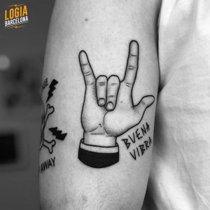 tatuaje-brazo-gesto-ferran-torre-logia-barcelona 